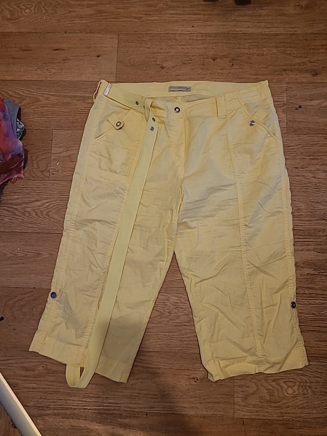 Ladies BHS Size 16 Yellow Cropped Trousers With Belt