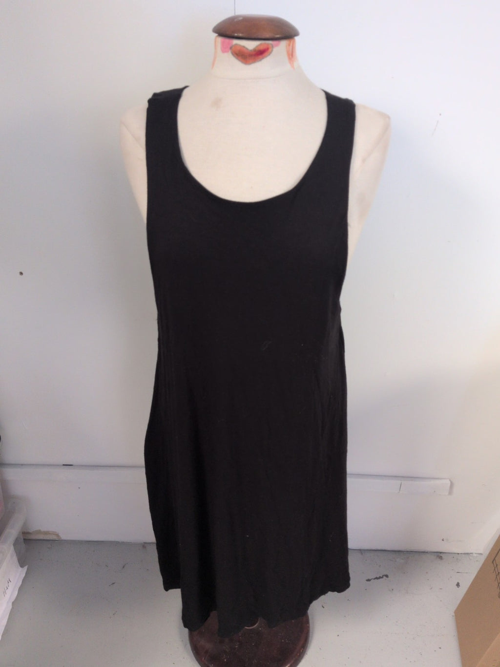 H&M Large Black Sleeveless Dress Midi