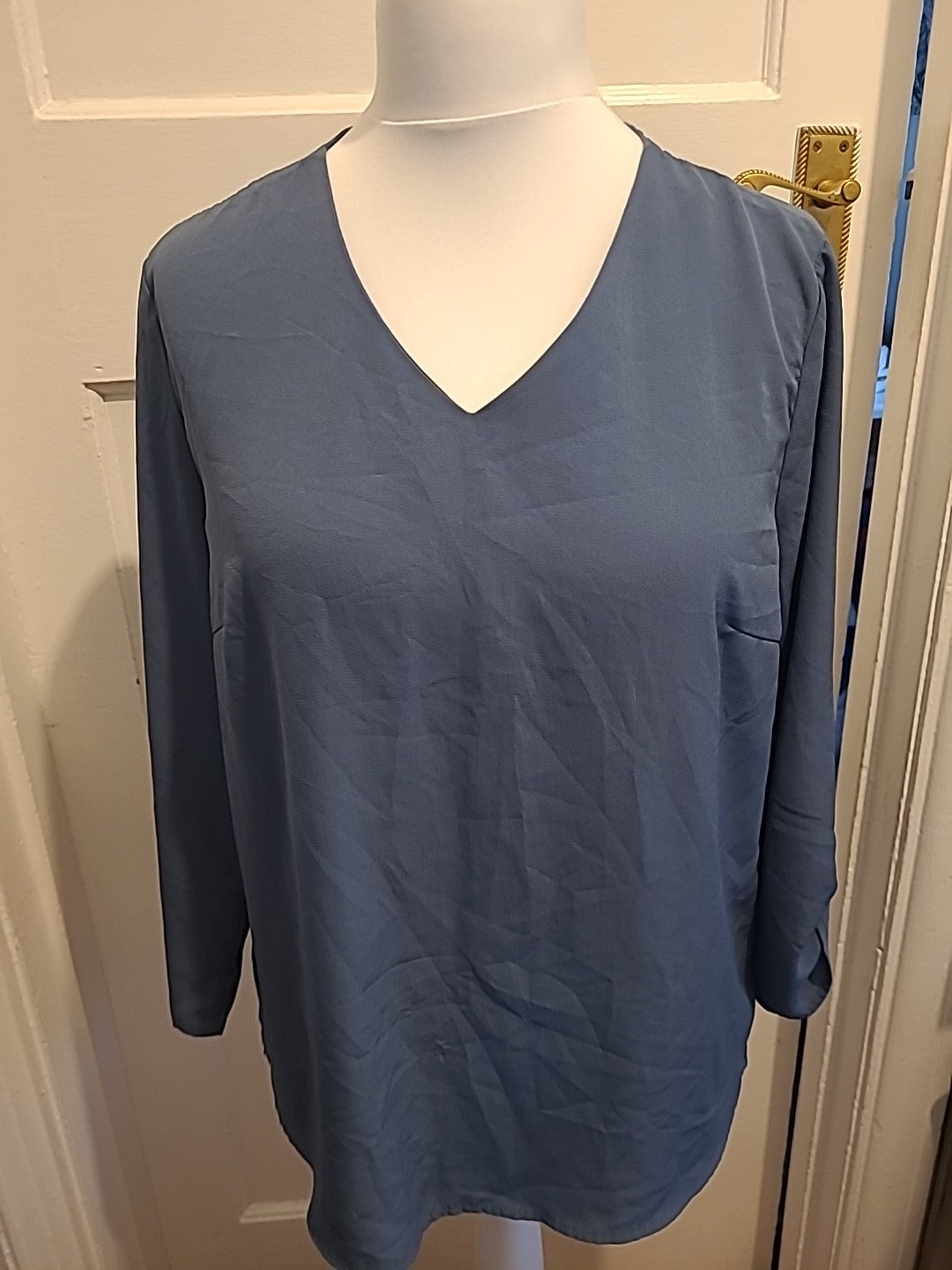 Ladies Emery Rose Size XL Bluey Grey Short Sleeved Blouse With V Neck