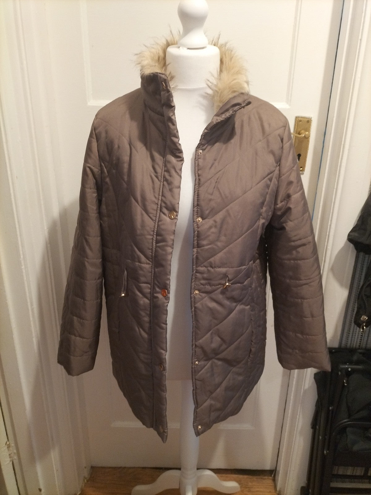 Ladies Gabriella Vicenza Size 14 Brown Long Sleeve Coat