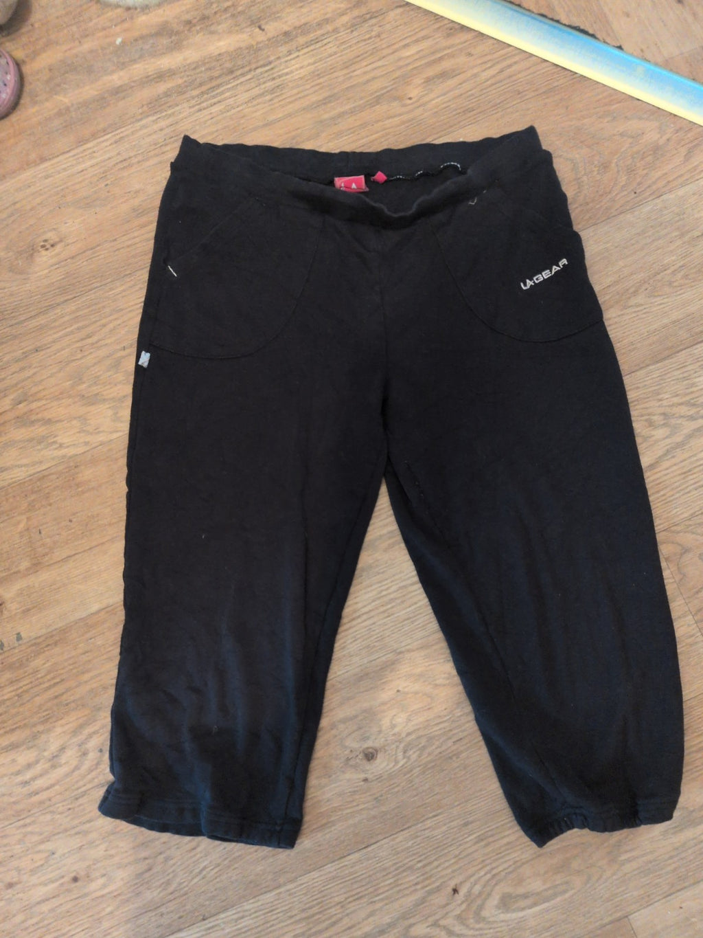 La Gear 12 Black Cropped Leggings Bobbling