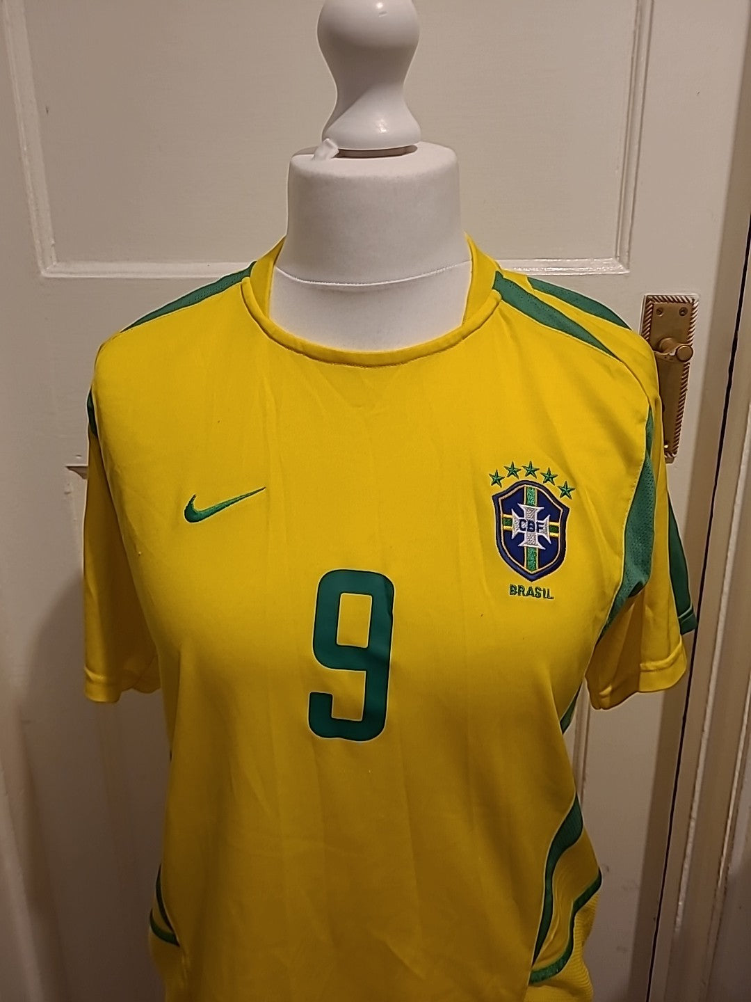 Mens Nike Size Medium Dri Fit "Ronaldo" Brazil Shirt