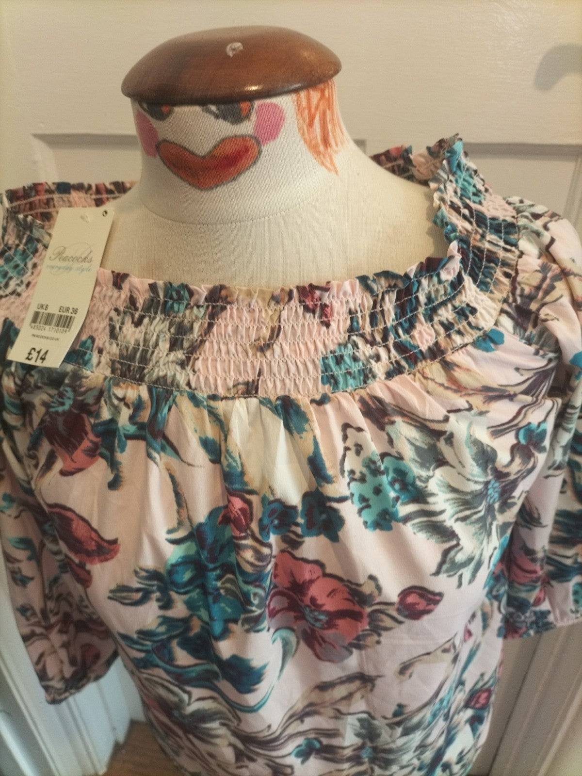 Brand New Ladies Peacocks Size 8 Floral Long Sleeved Tshirt