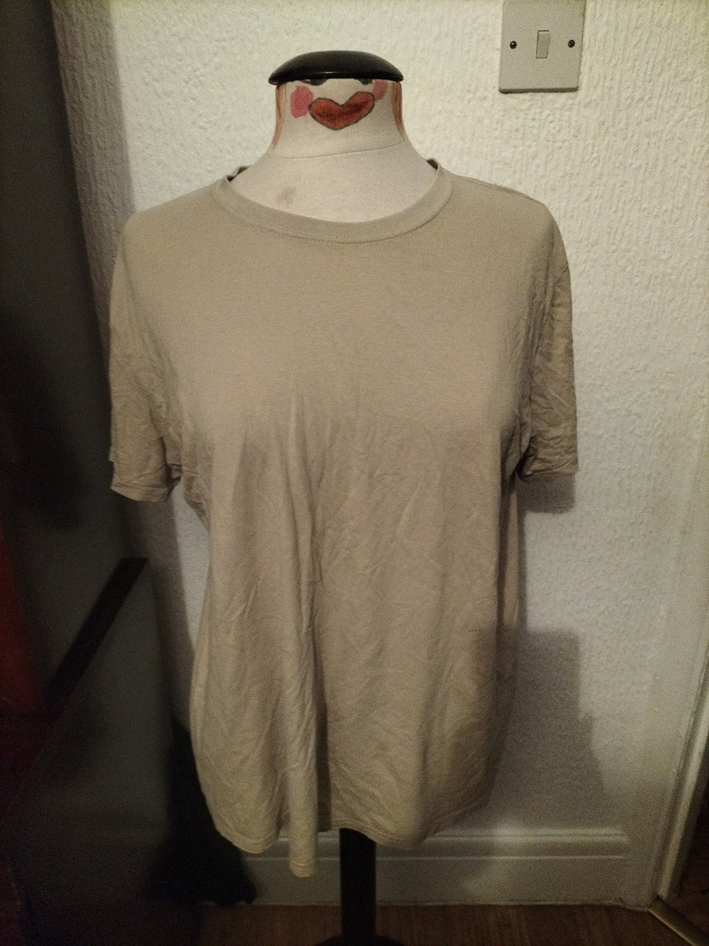 Mens Boohoo Size Small Beige Print Short Sleeved Tee