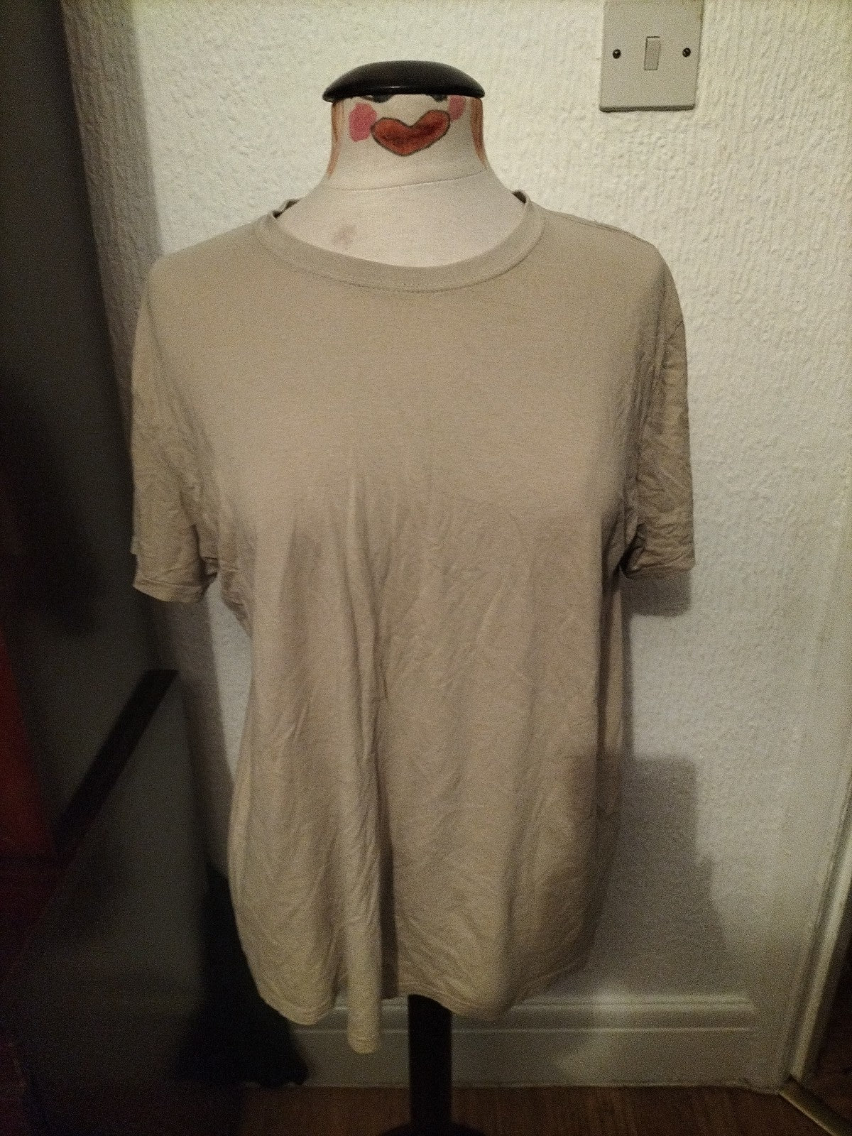 Mens Boohoo Size Small Beige Print Short Sleeved Tee