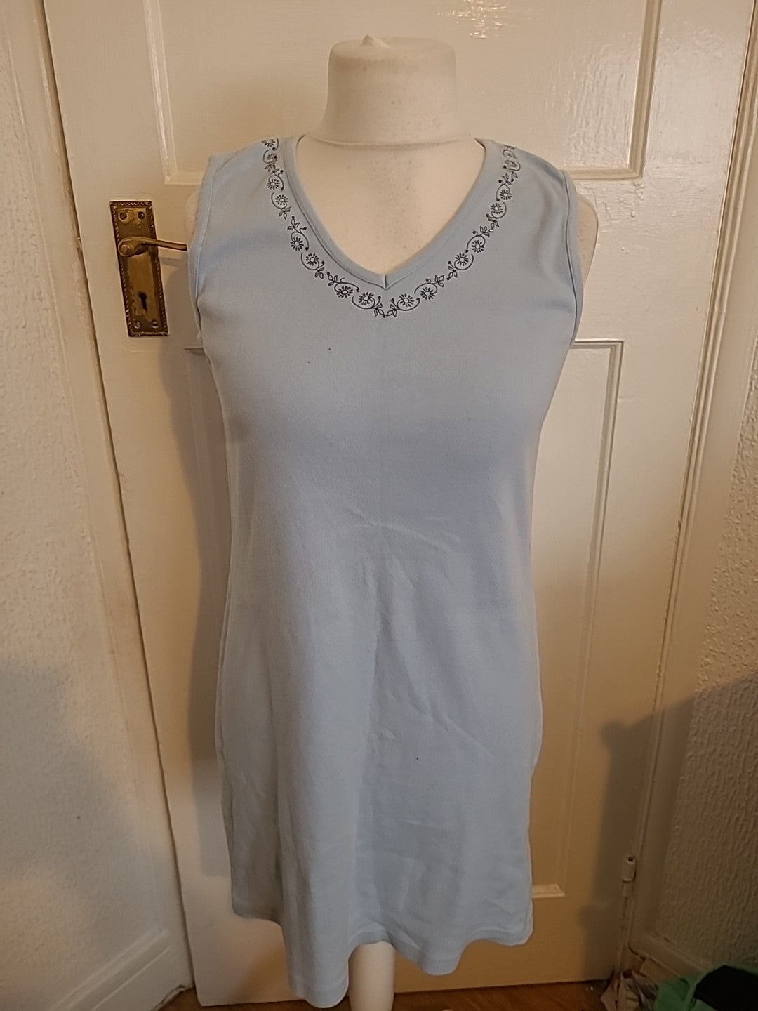 Ladies Mackays Size Large Blue Sleeveless Blouse