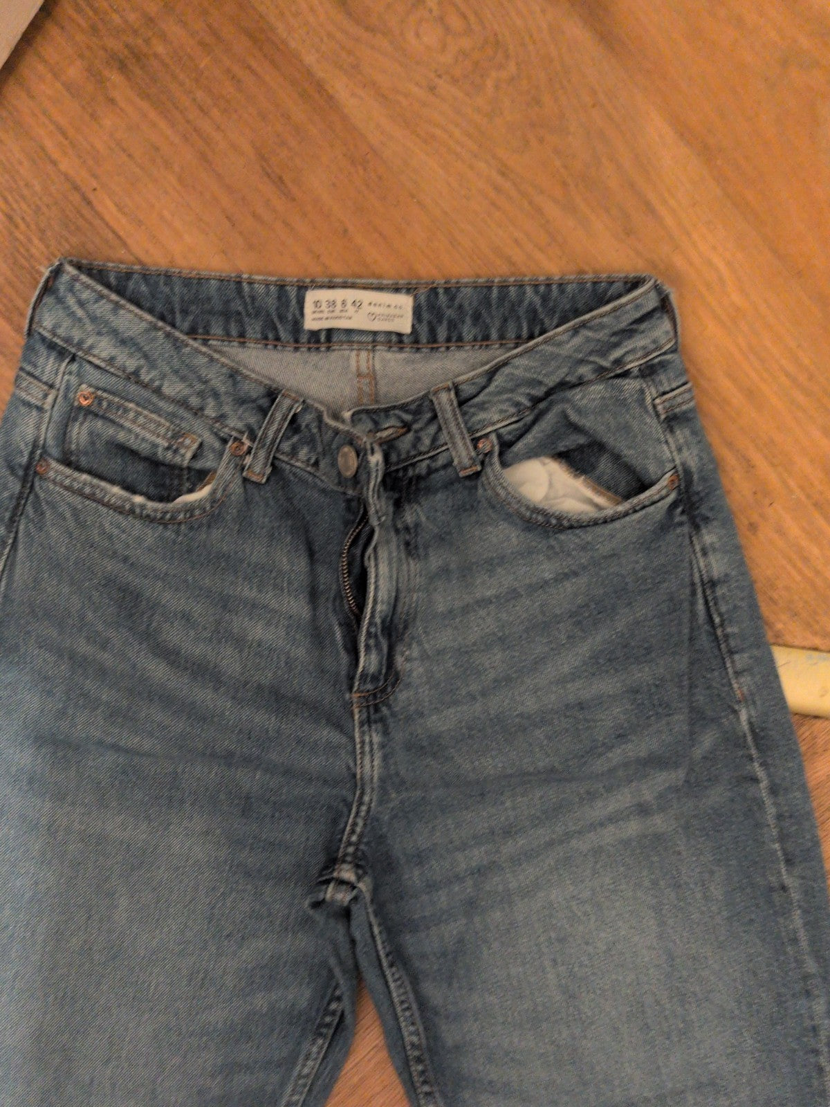 Ladies Denim&Co Size 10 Straight Blue Jeans