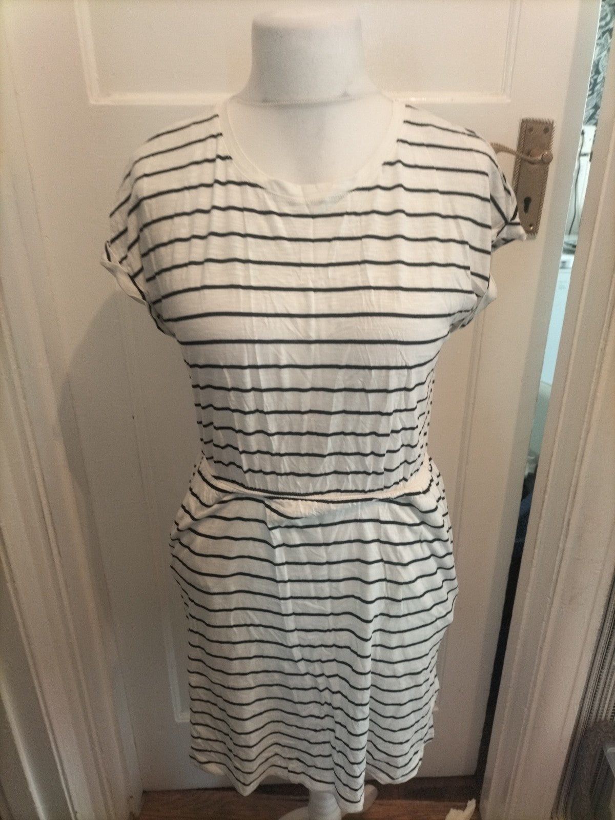 Ladies H&M Size Small Black And White Elasticated Waist Dress