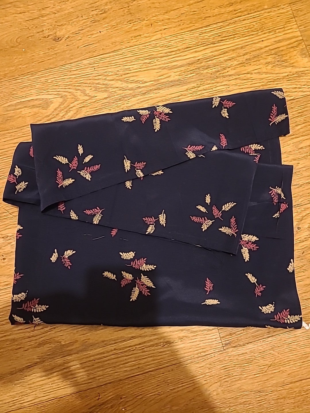 Ladies Navy/beige And Purple Floal Leaf Scarf