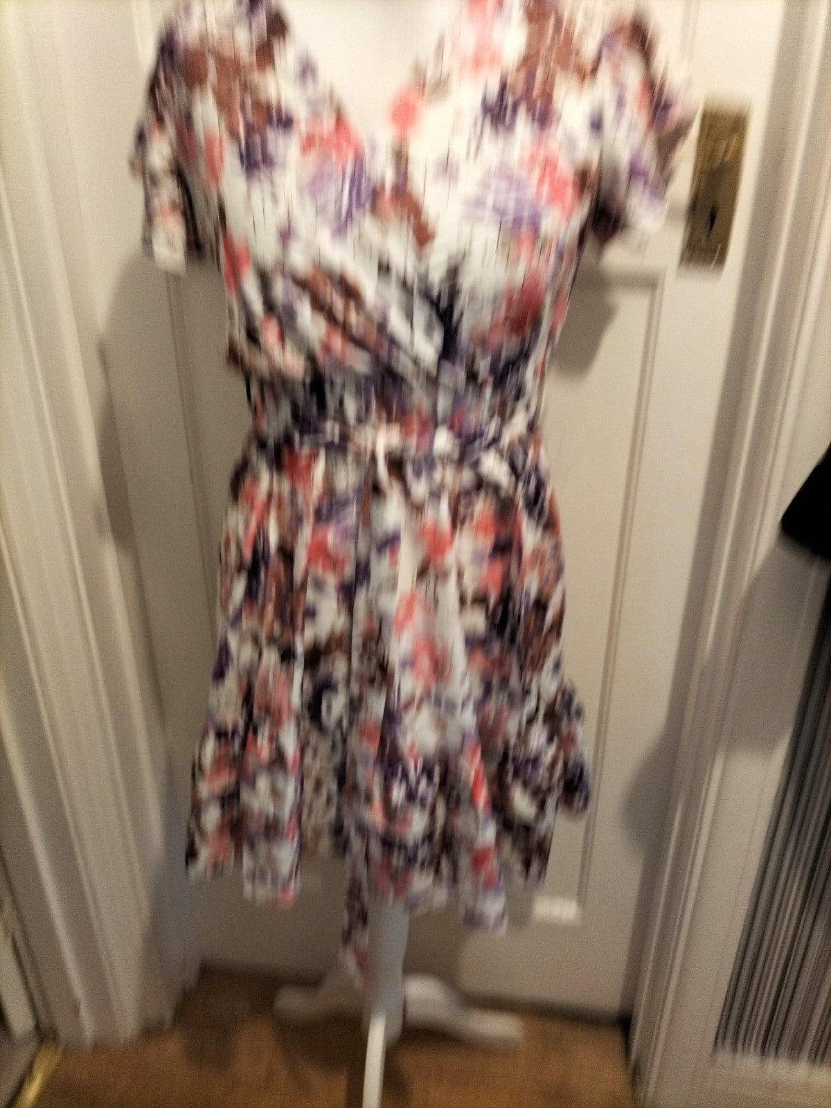Ladies Size Small Multicoloured Floral V Neck Dress With Belt