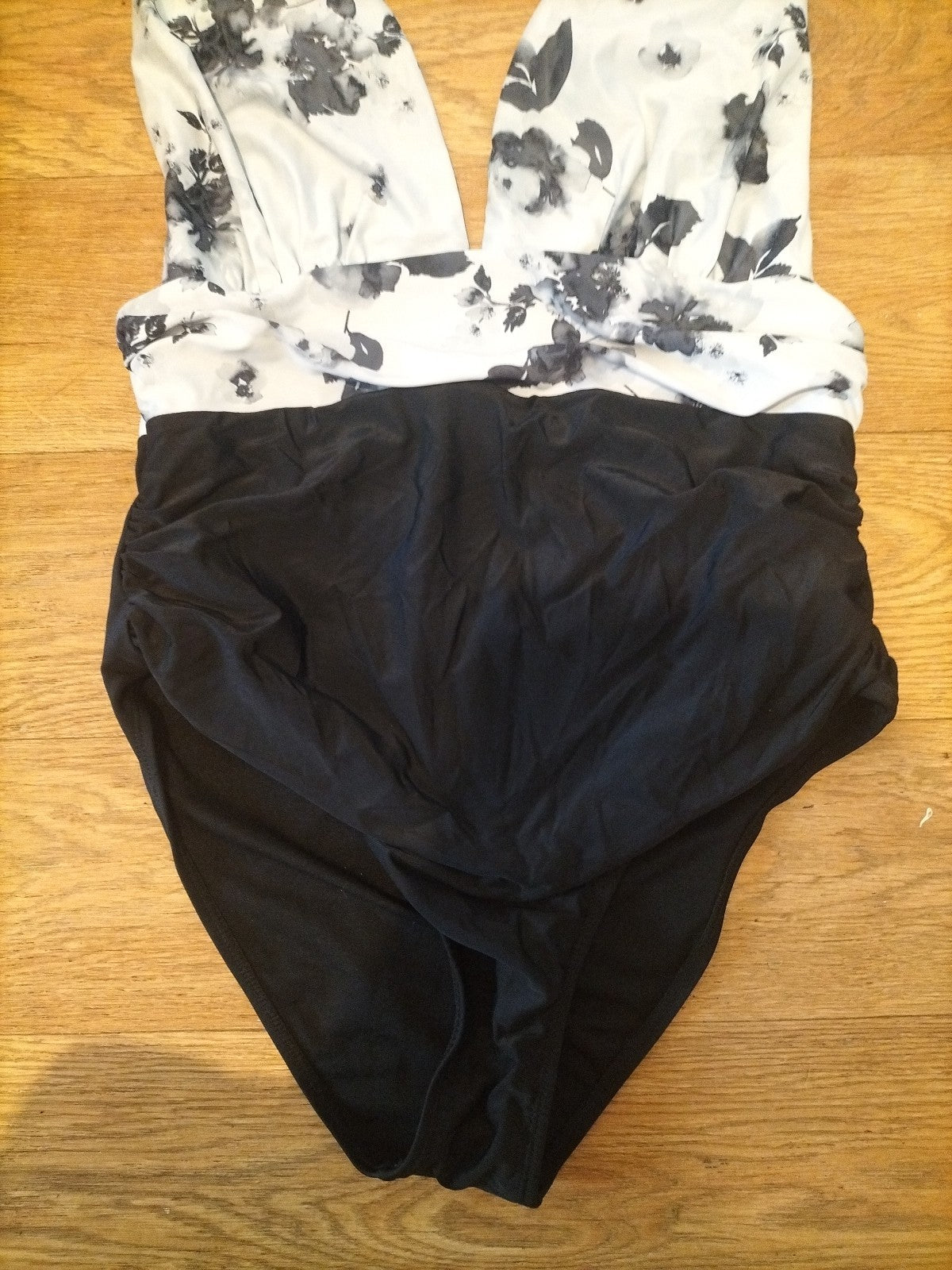 Ladies Size Large Black Grey White Floral Swimsuit