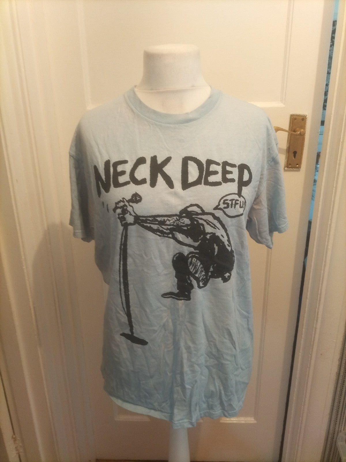 Mens Gildan Size L Pale Blue And Black Print Short Sleeved Tshirt