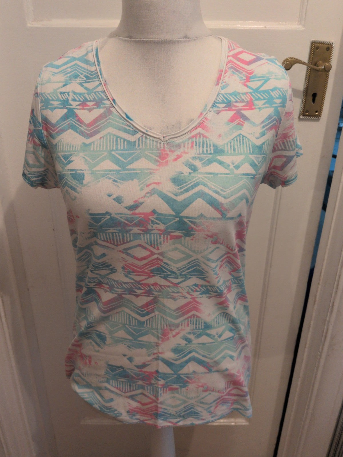 Tu 16 Blue And Pink Short Sleeve T-shirt