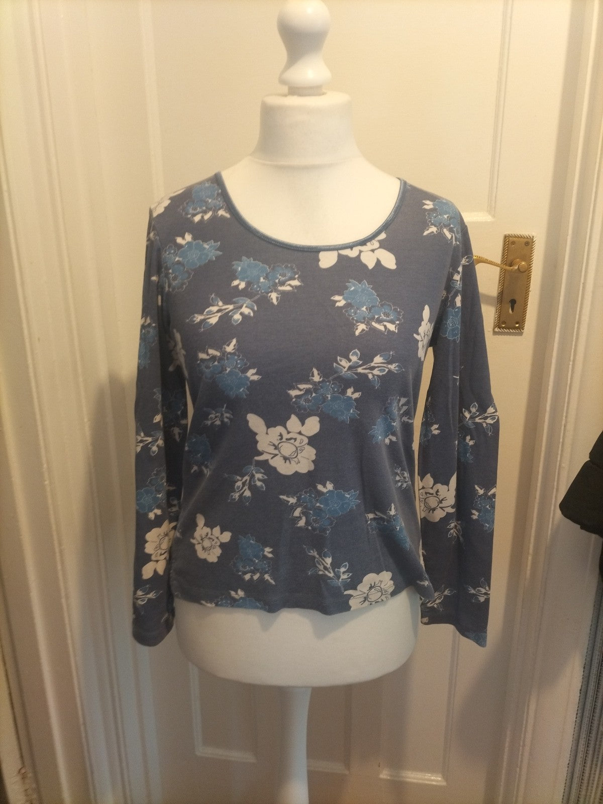 Ladies Soon Size 14 Pale Navy Floral Long Sleeved Long Sleeved Blouse
