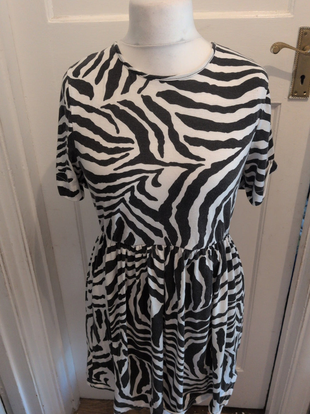 Ladies Prettylittlething 10 Zebra Print Fit And Flare Dress