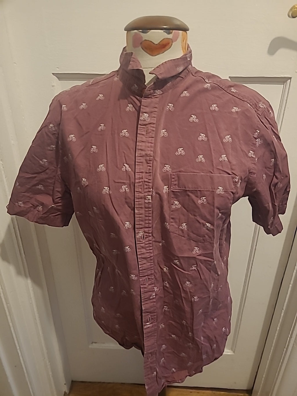Mens Burton Size Medium Purple Short Sleeve Shirt.