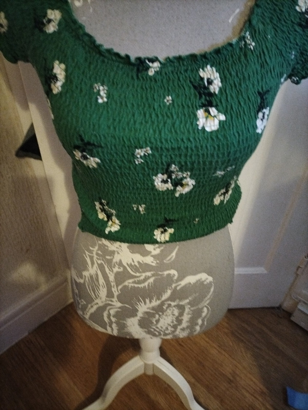 Ladies New Look Size 10 Green Belly Top