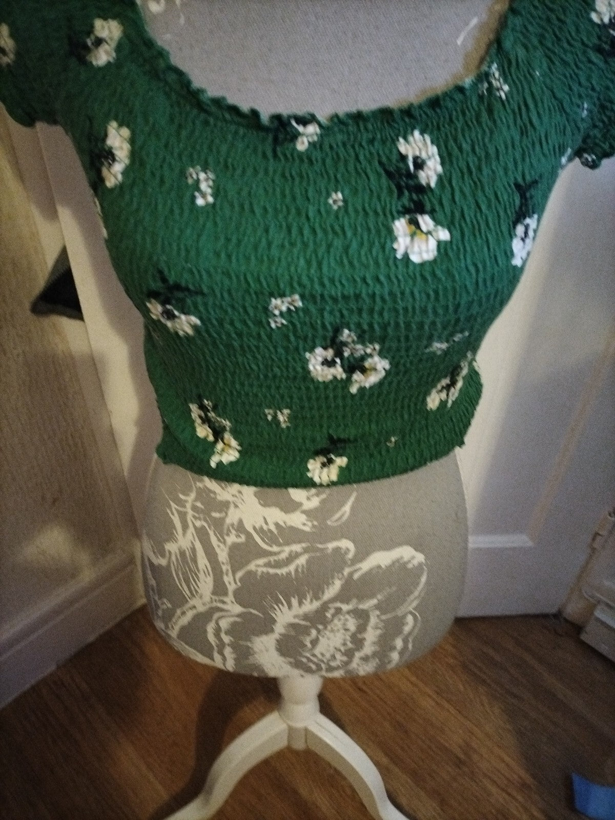 Ladies New Look Size 10 Green Belly Top