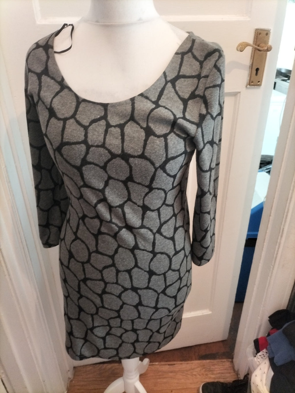 Izabel Large Grey And Black 3/4 Sleeve Dress