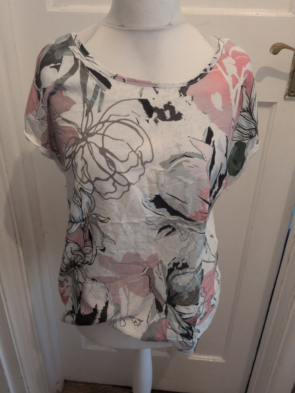 Tu 16 White Floral Short Sleeve Blouse T-shirt