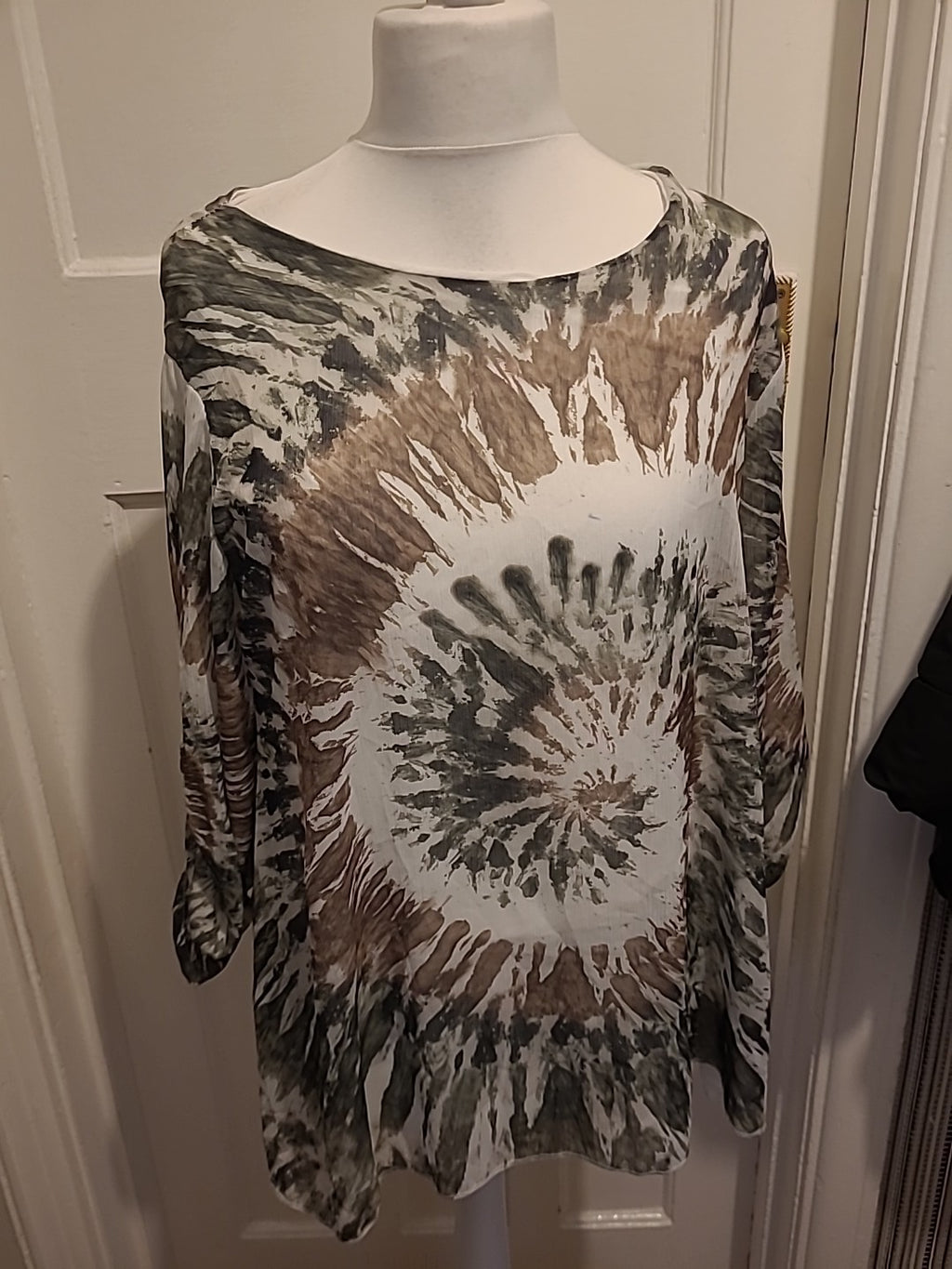 Ladies Size L Green/White/Brown Long Sleeved Lined Blouse