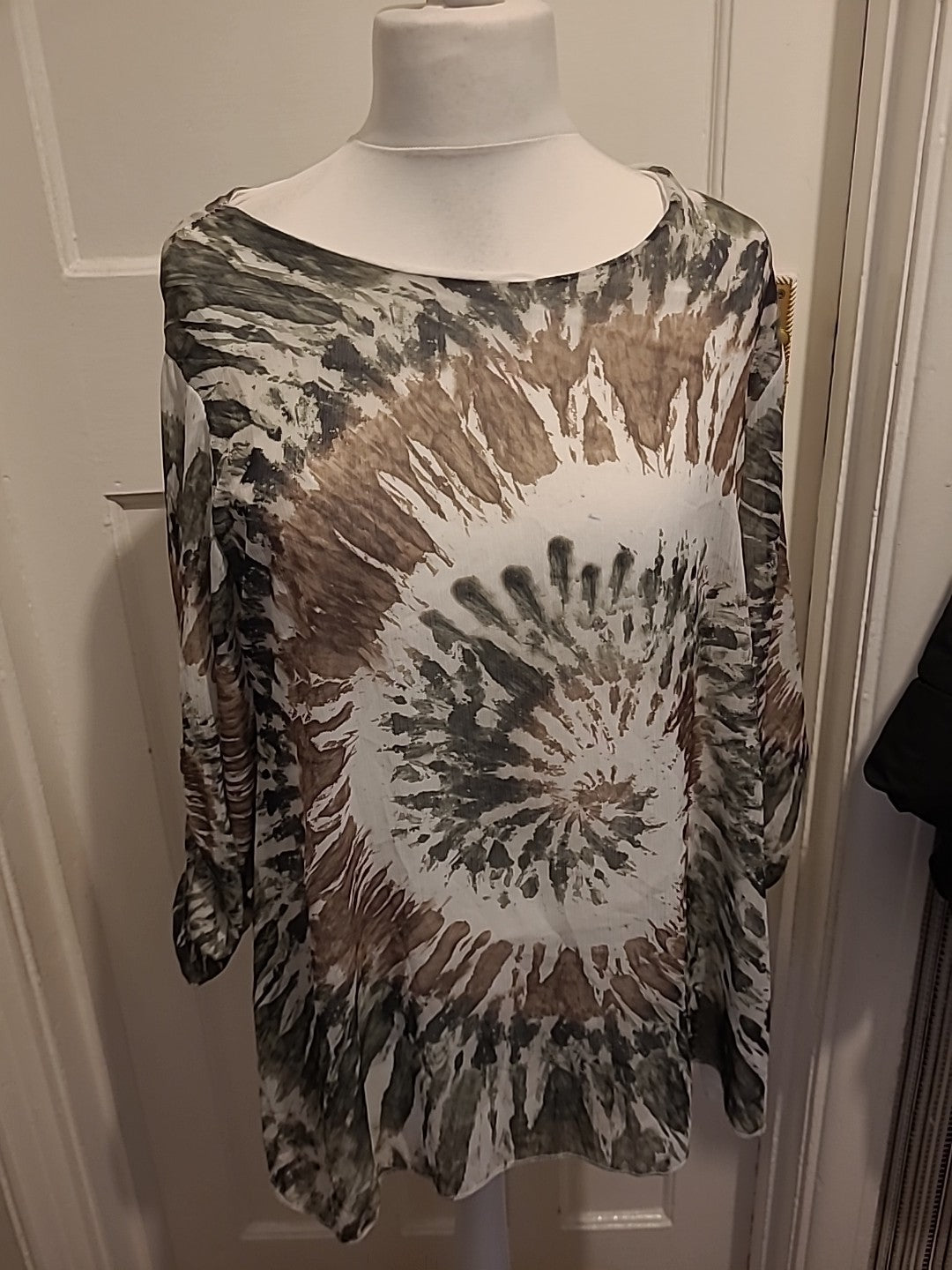 Ladies Size L Green/White/Brown Long Sleeved Lined Blouse
