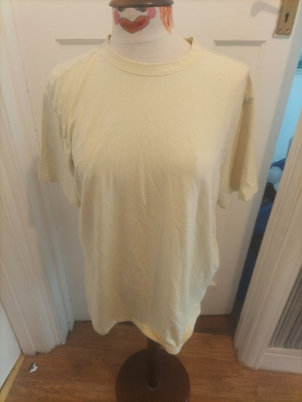 Mens Primark Size XL Slim Fit Very Pale Yellow Short Sleeved Tshirt
