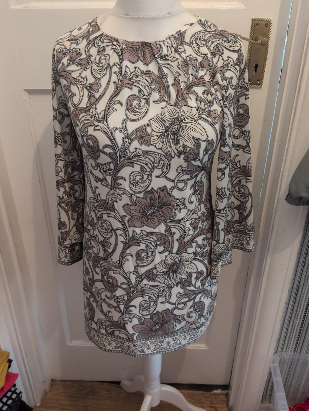 Wallis Small Beige White Black Floral Wide Sleeve Knee Length Dress