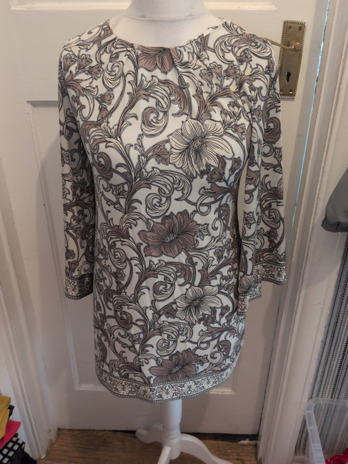 Wallis Small Beige White Black Floral Wide Sleeve Knee Length Dress