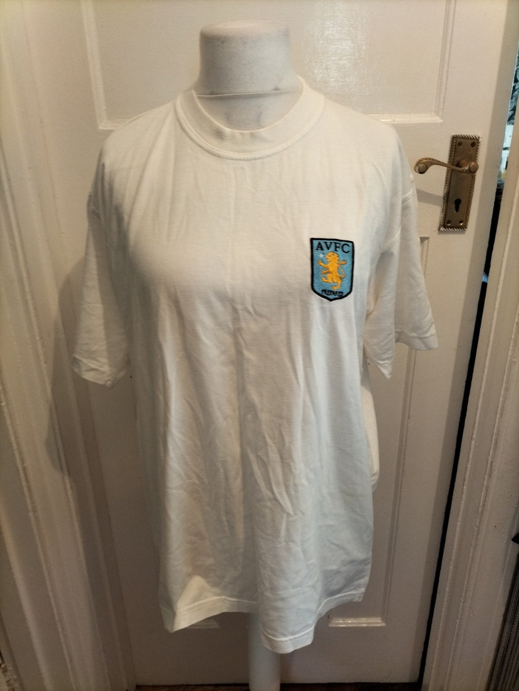 Mens AVFC Size 3XL White Tshirt Short Sleeved