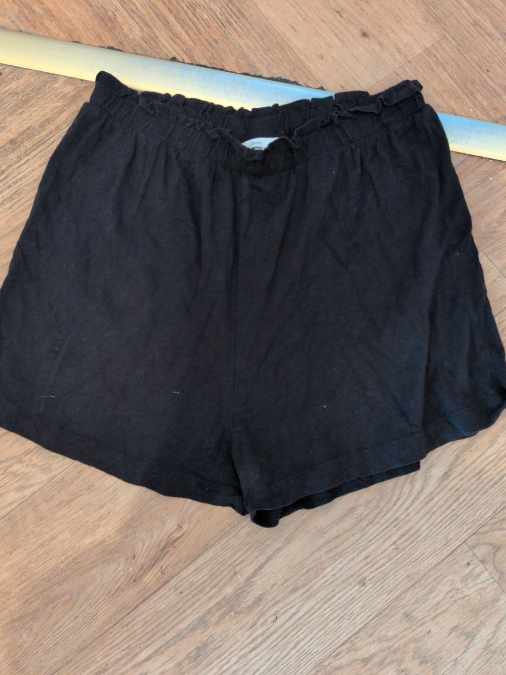 H&M Basic Small Black Shorts