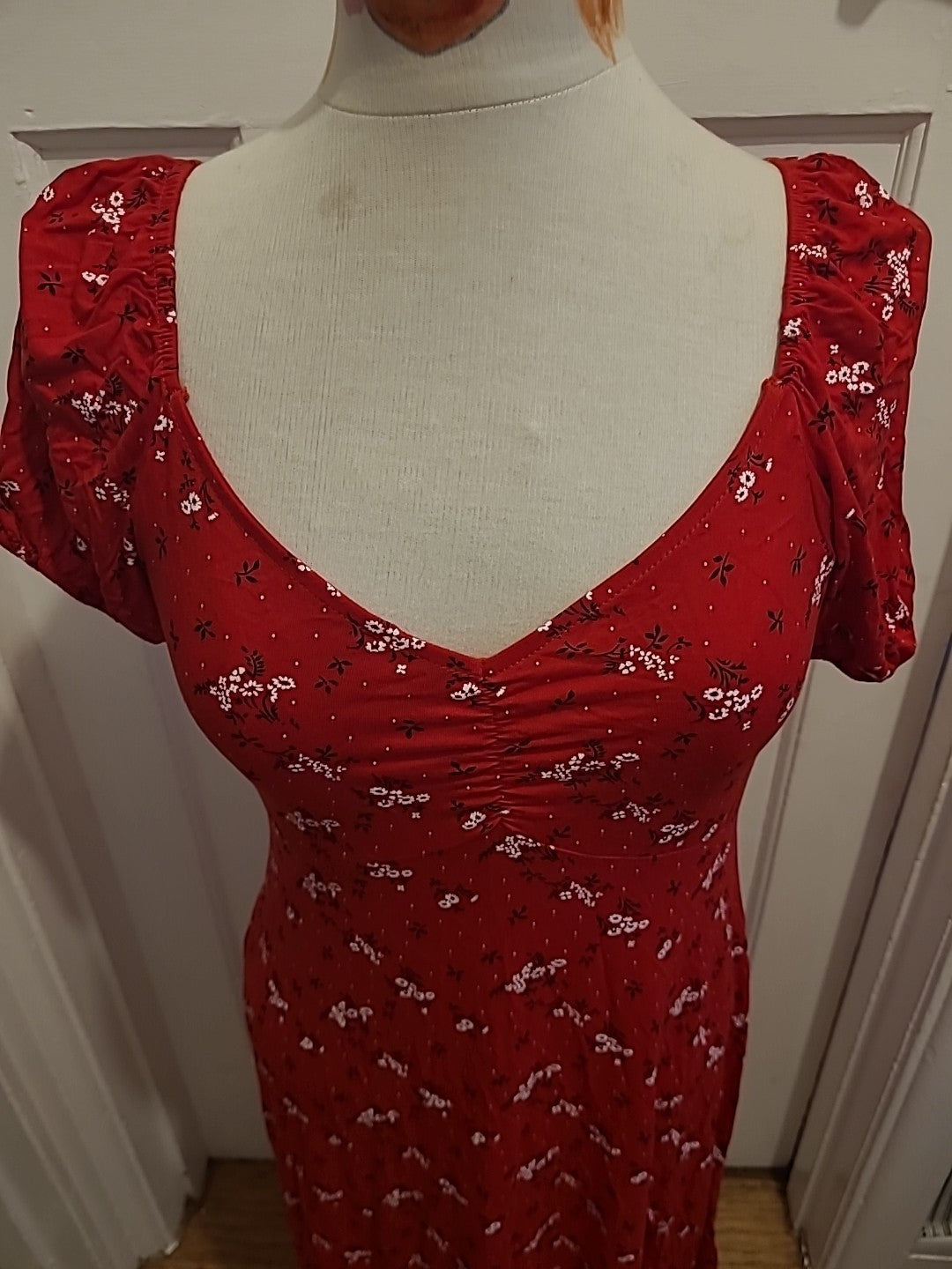 Ladies Peacocks Size 10 Red White Black Floral Short Sleeved Dress
