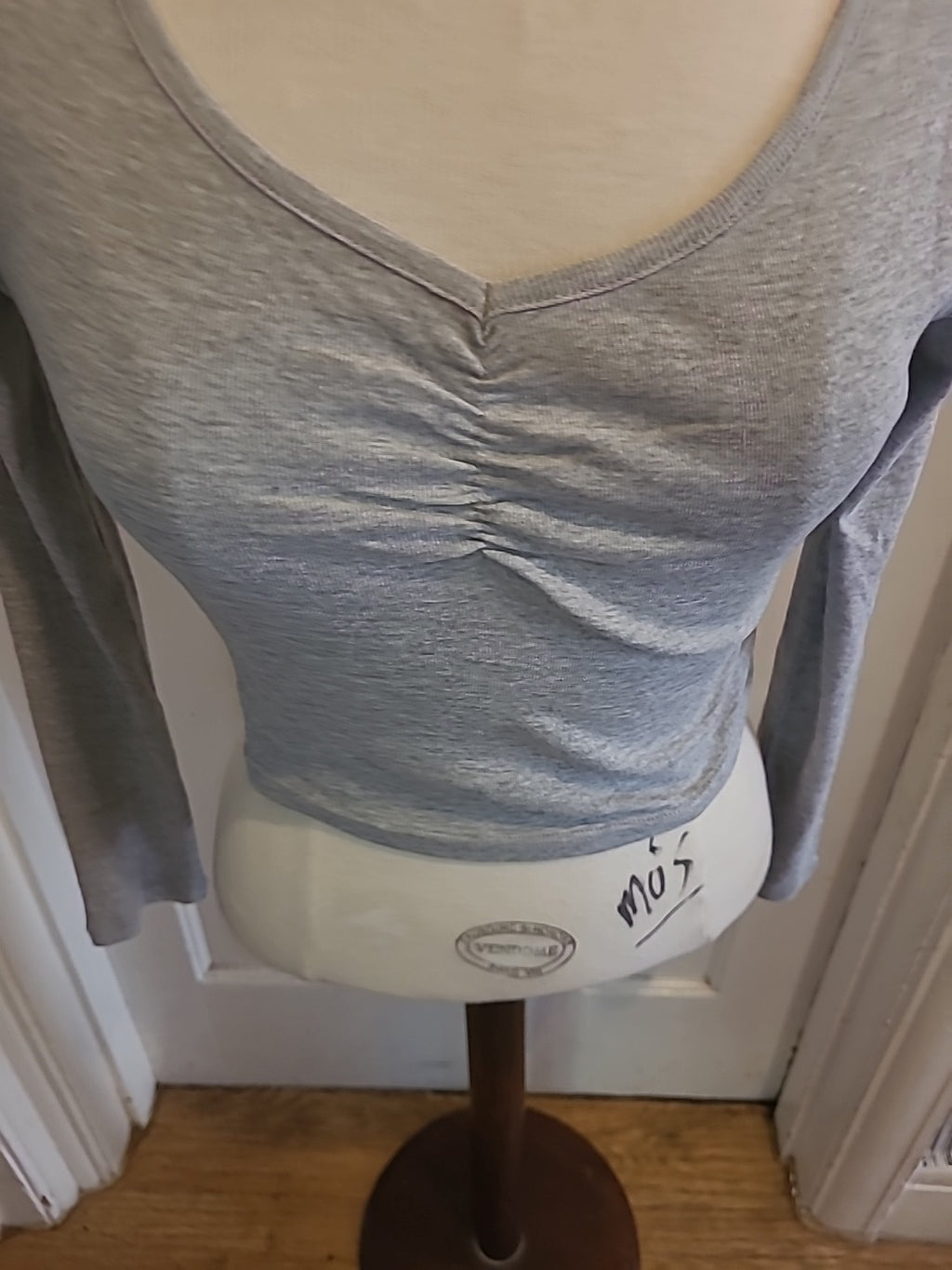 Ladies Softies Size S-M Grey Long Sleeved Crop Top