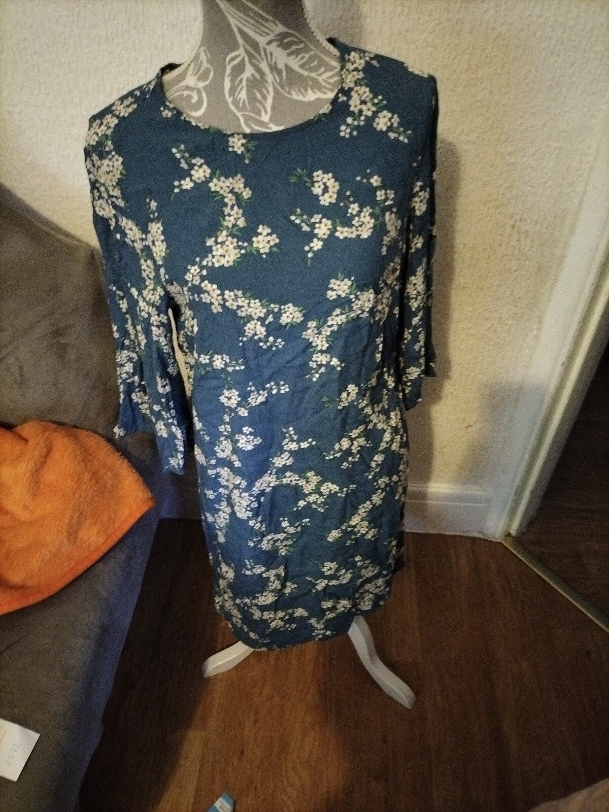 Ladies Size Medium Blue Floral Long Sleeved Dress