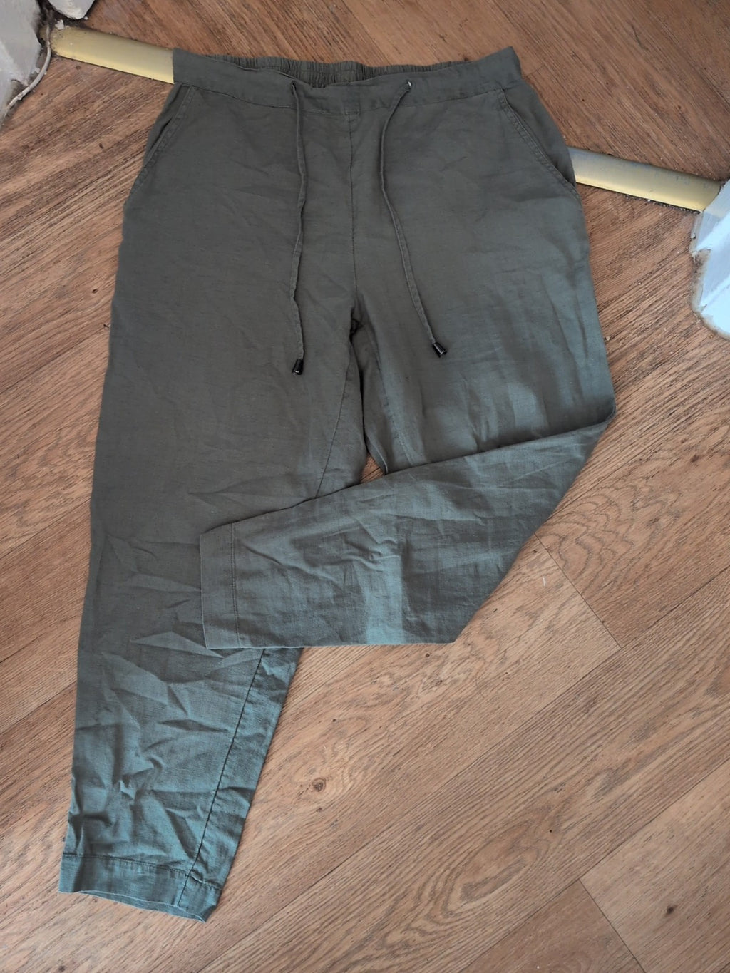 JD Williams 12 Green Elasticated Crop Trousers