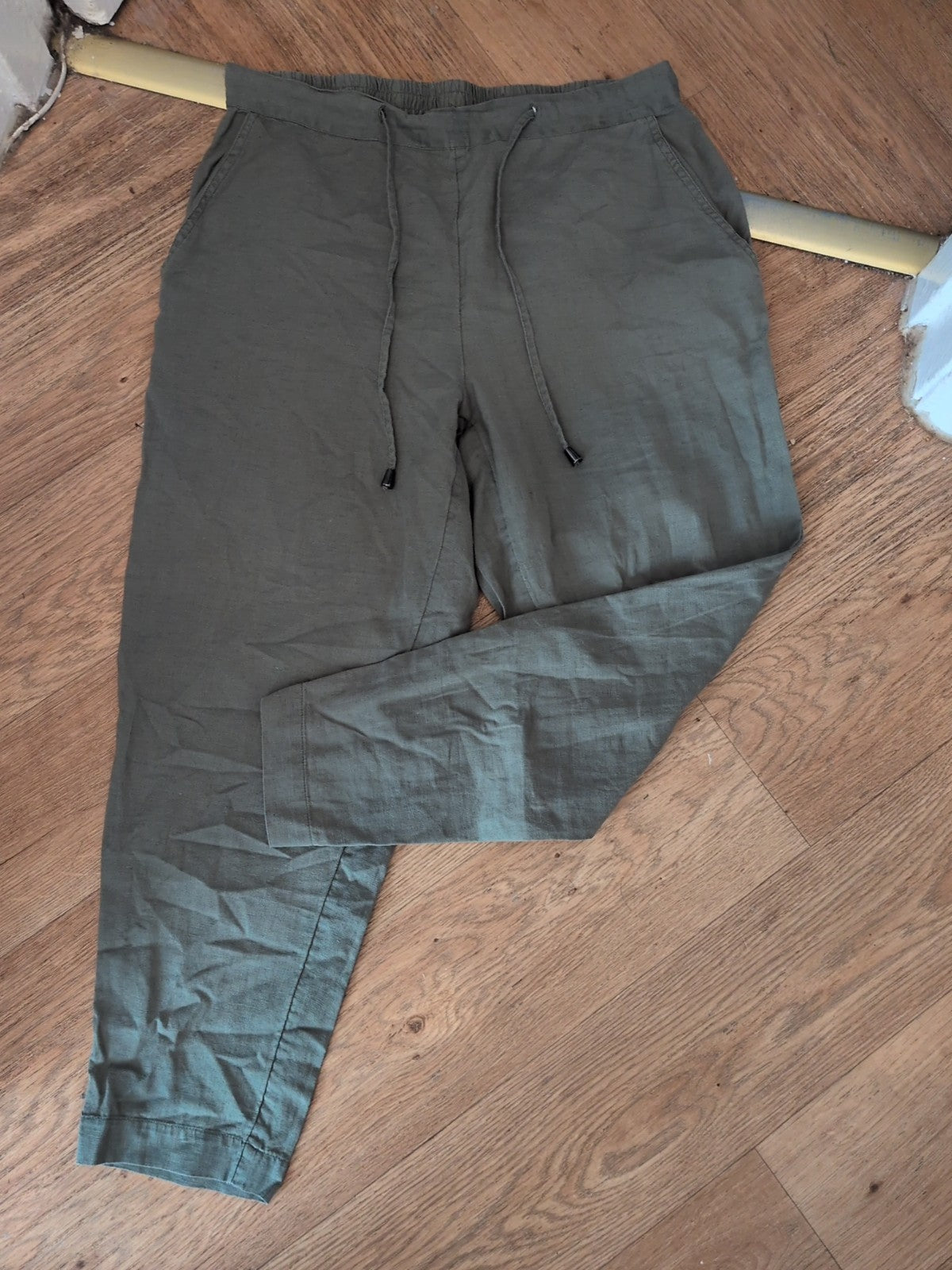JD Williams 12 Green Elasticated Crop Trousers