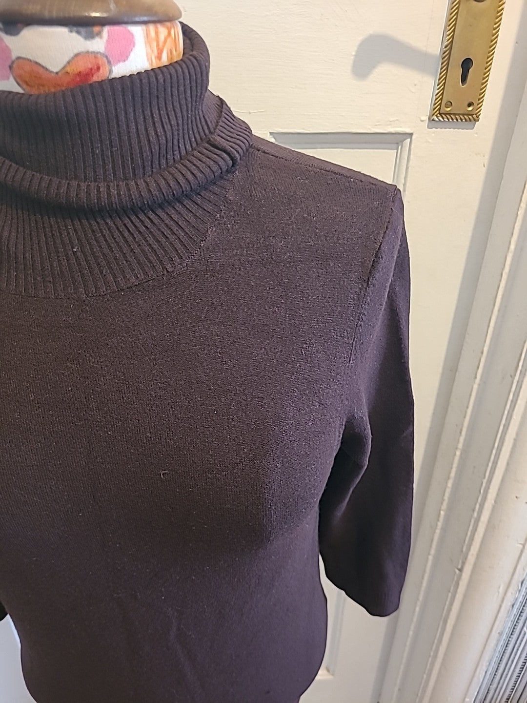 Ladies Alex&Co Size 8 Dark Brown Long Sleeved Roll Neck
