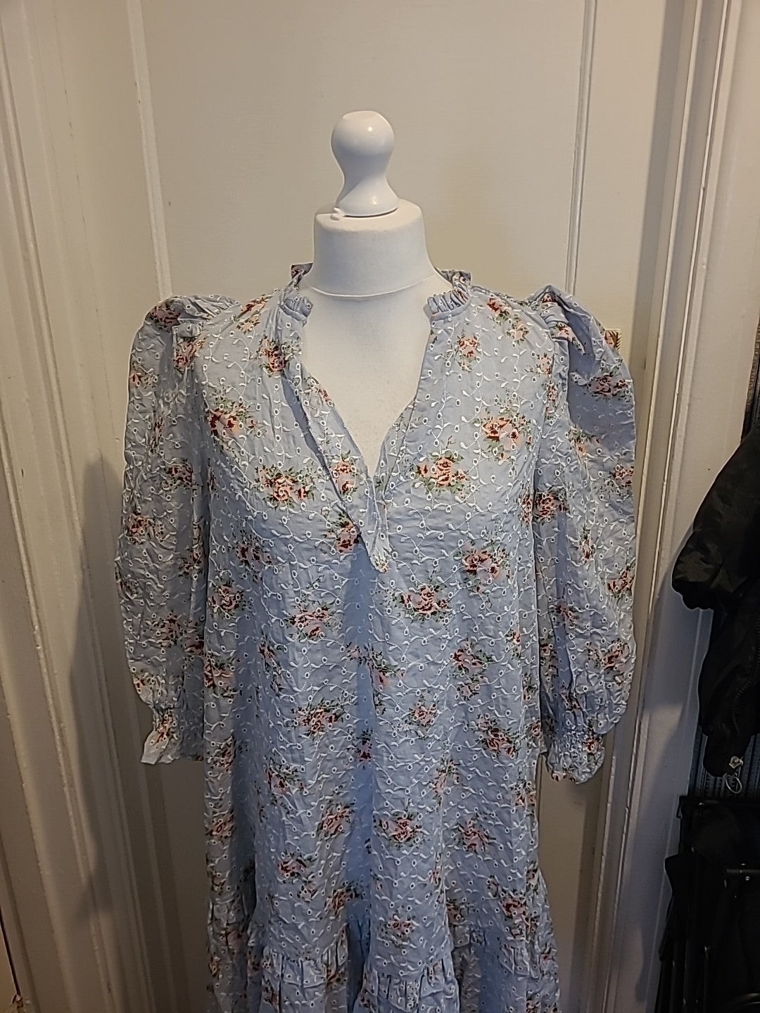 Ladies Asos Size 12 Pale Blue Floral Long Sleeved Flare Dress