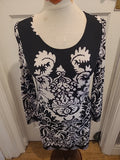 Ladies Layers Size L/XL Black/White Patterned Long Sleeved Dress