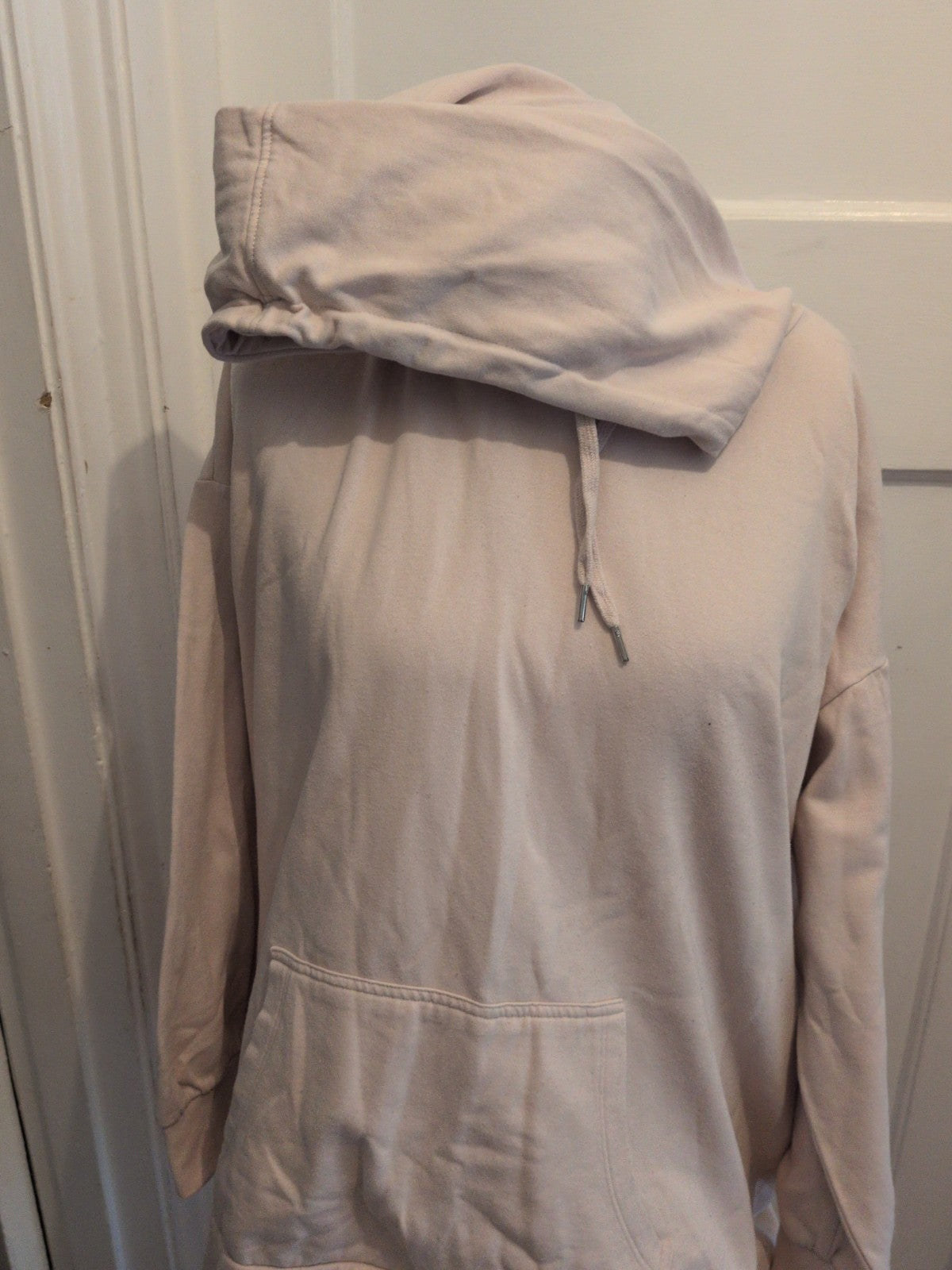 Tu 22 Cream Long Sleeve Pullover Hoodie