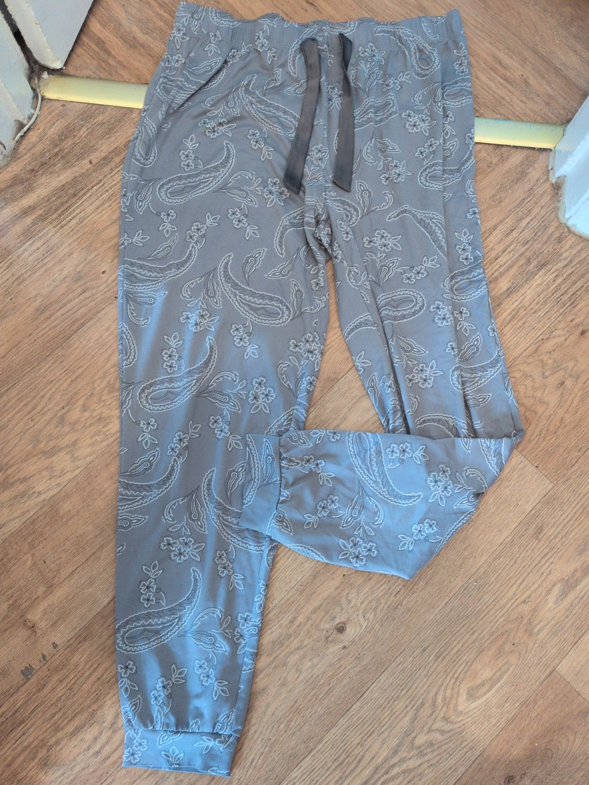 Primark 14-16 Silvery Grey Floral Elasticated Pyjama Bottoms