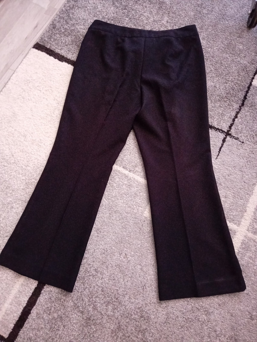 Ladies Black Size 14 Short Trousers Wide Leg Free Delivery