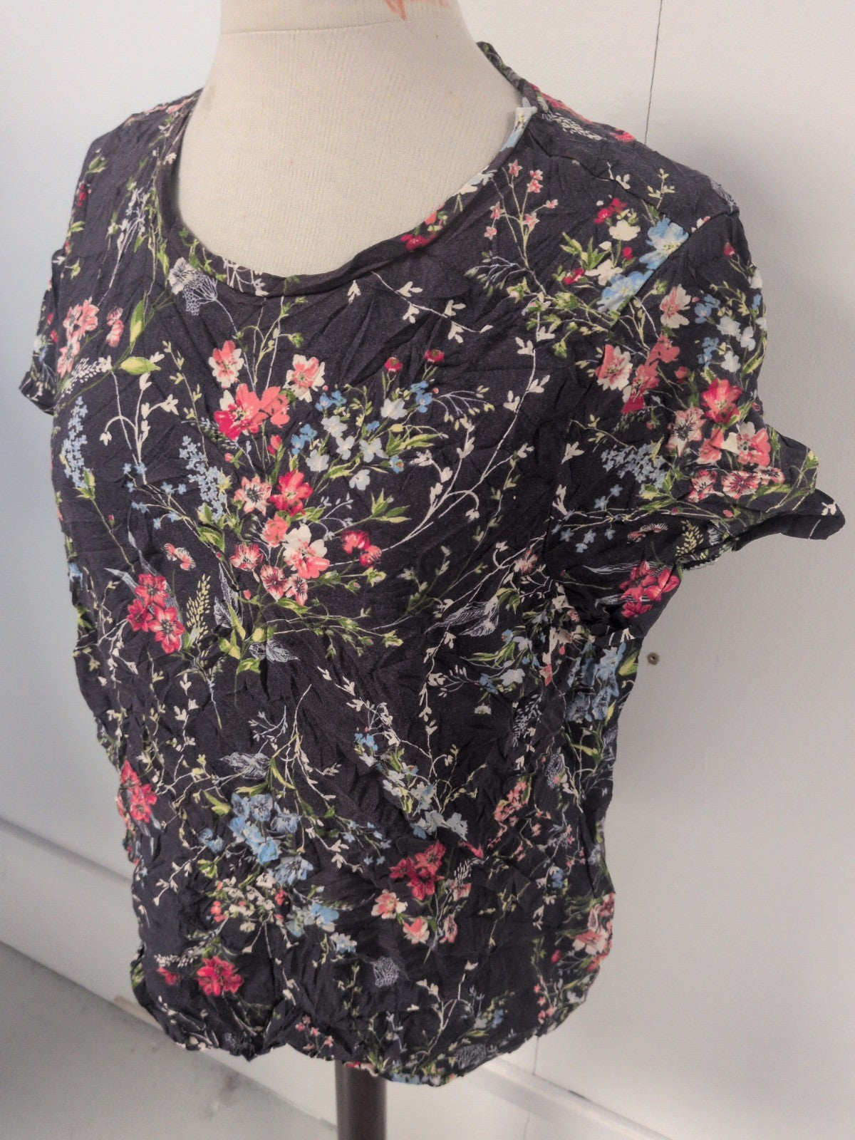 Ladies Marks And Spencer Size 18 Navy Flower Short Sleeve T-shirt