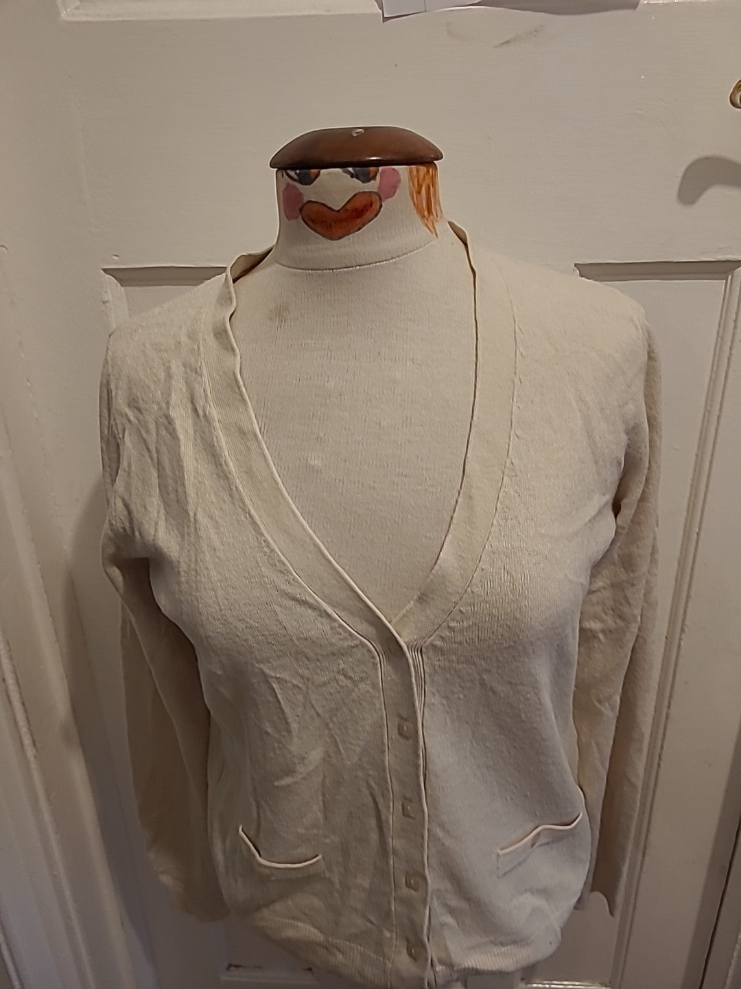 Ladies Tu Size 12 Winter White V Neck Cardigan