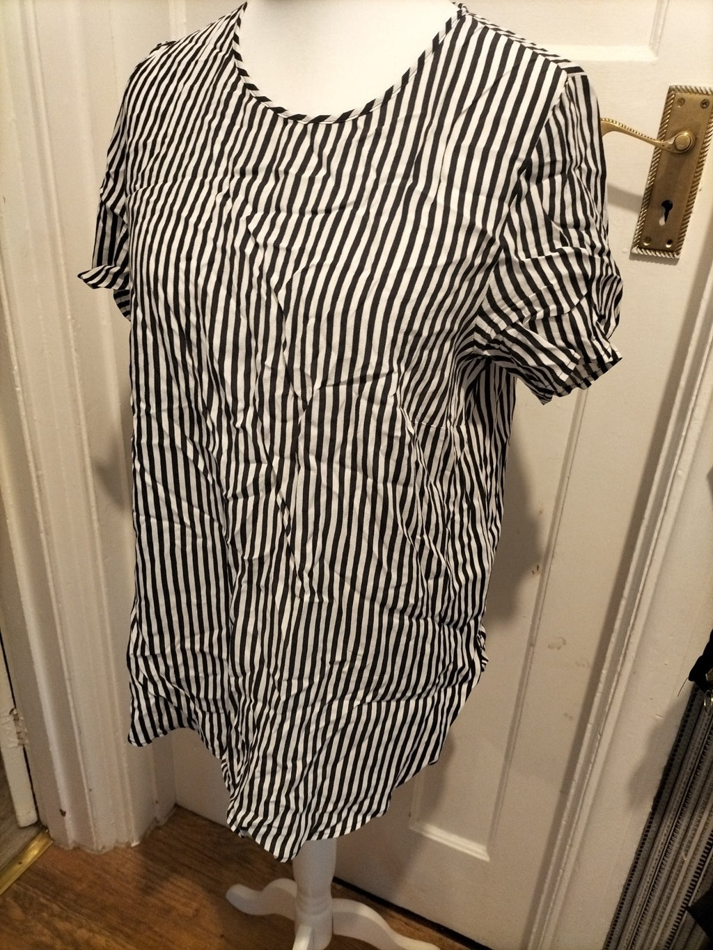 Ladies H&M Size 18 Black And White Striped Blouse