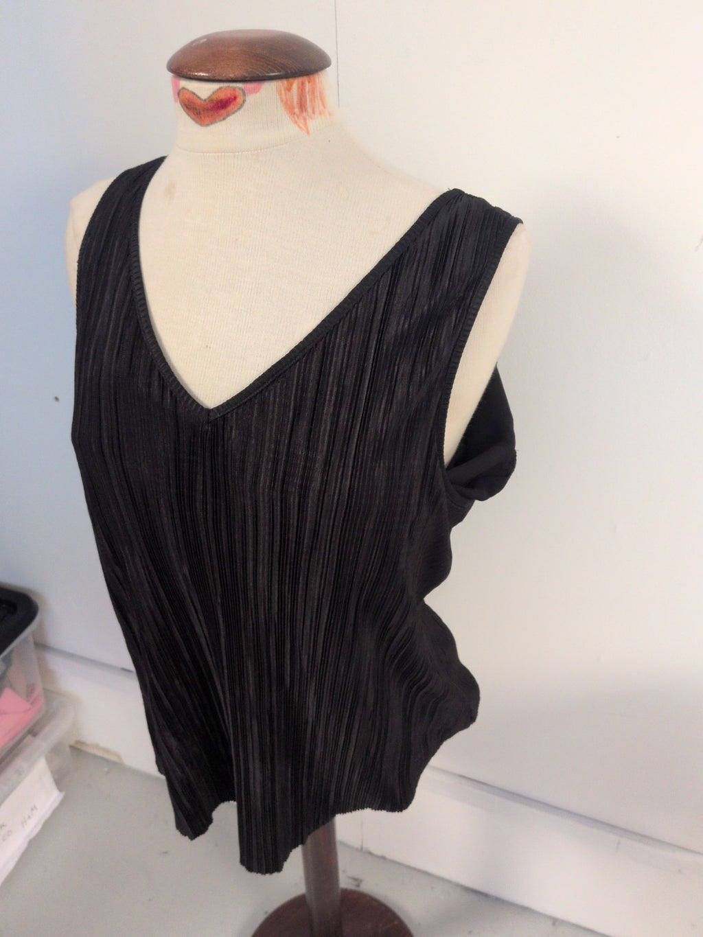 Wallis 16 Black Crinkle Rib Sleeveless Blouse