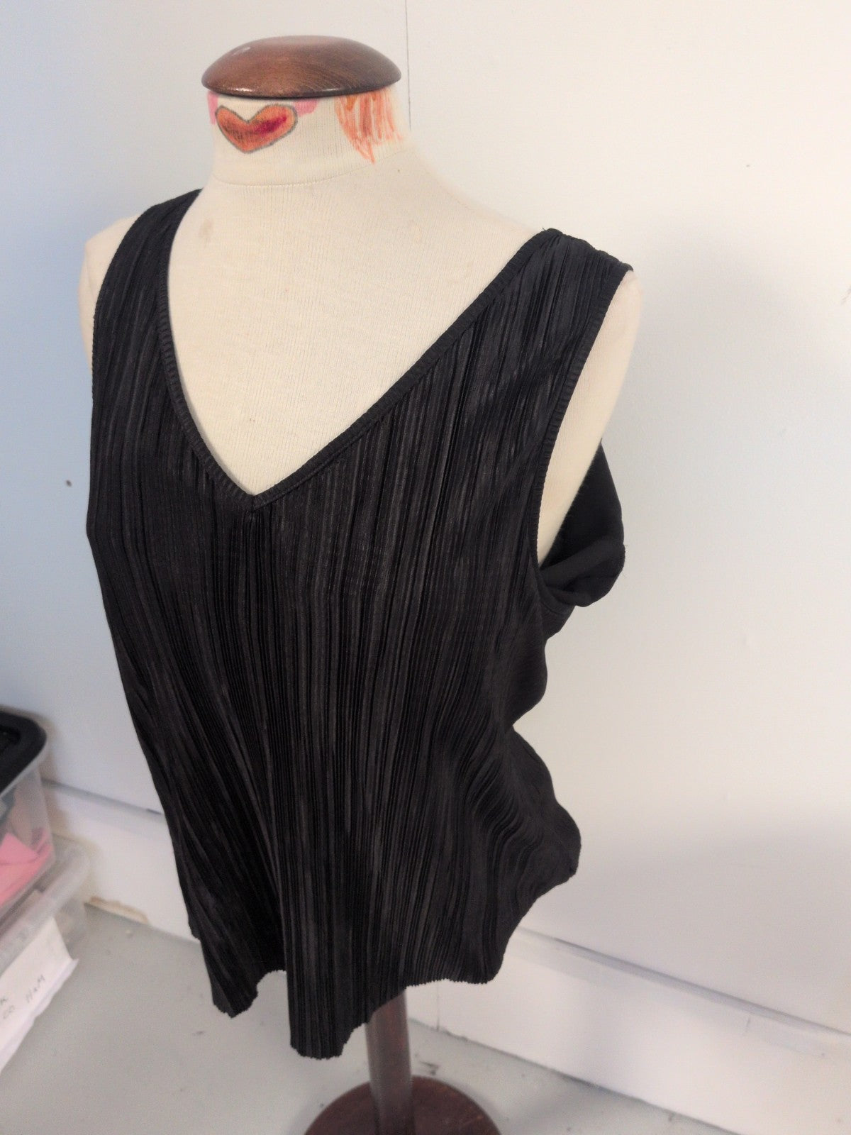 Wallis 16 Black Crinkle Rib Sleeveless Blouse