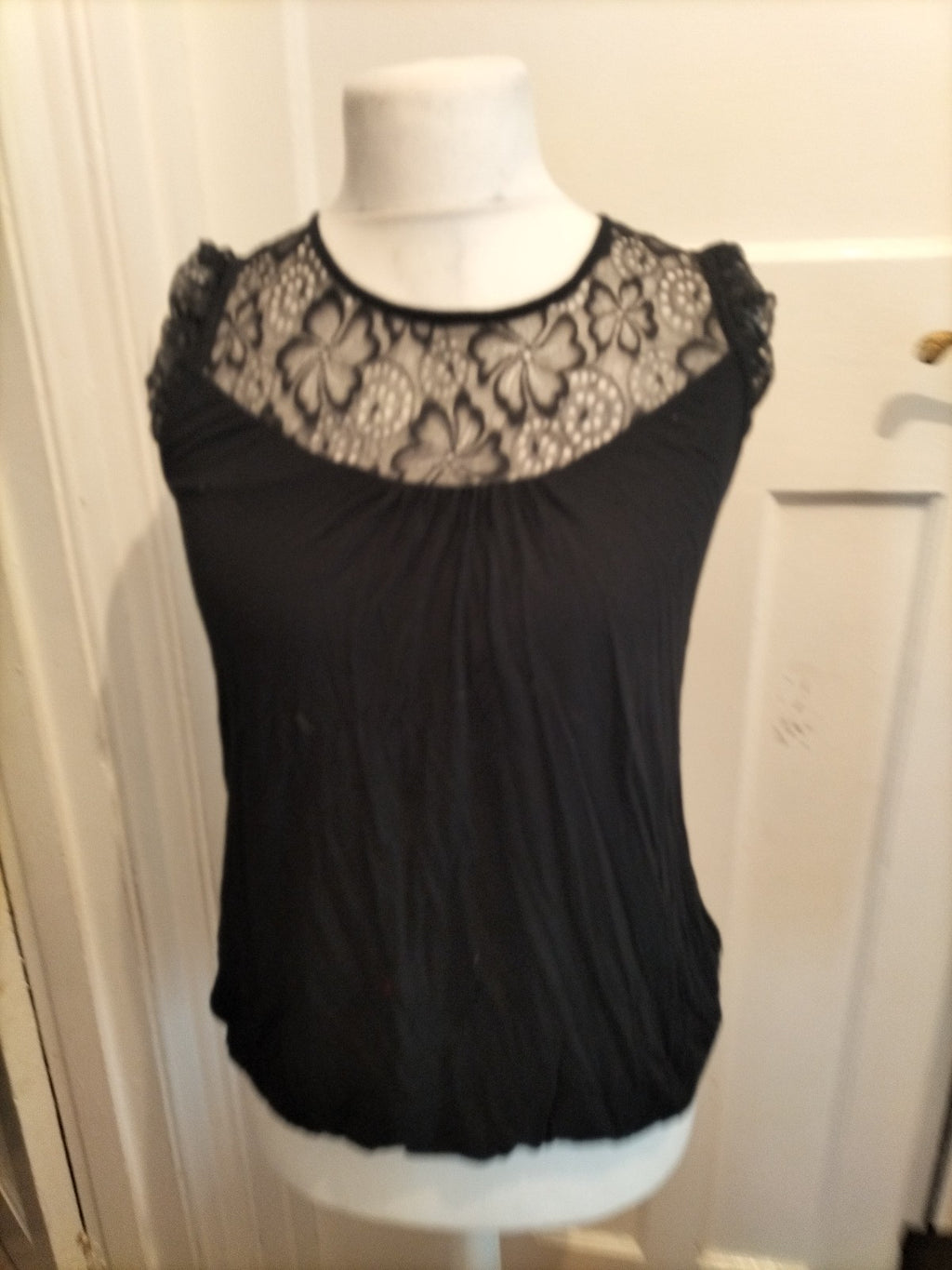 Ladies Wallis Size Small Black Lace Sleeveless Blouse