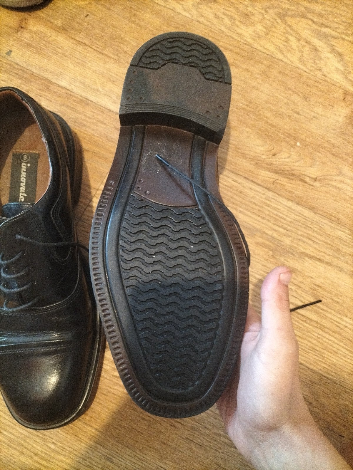 Mens Innovate Size Uk 9 Black Leather Court Shoes