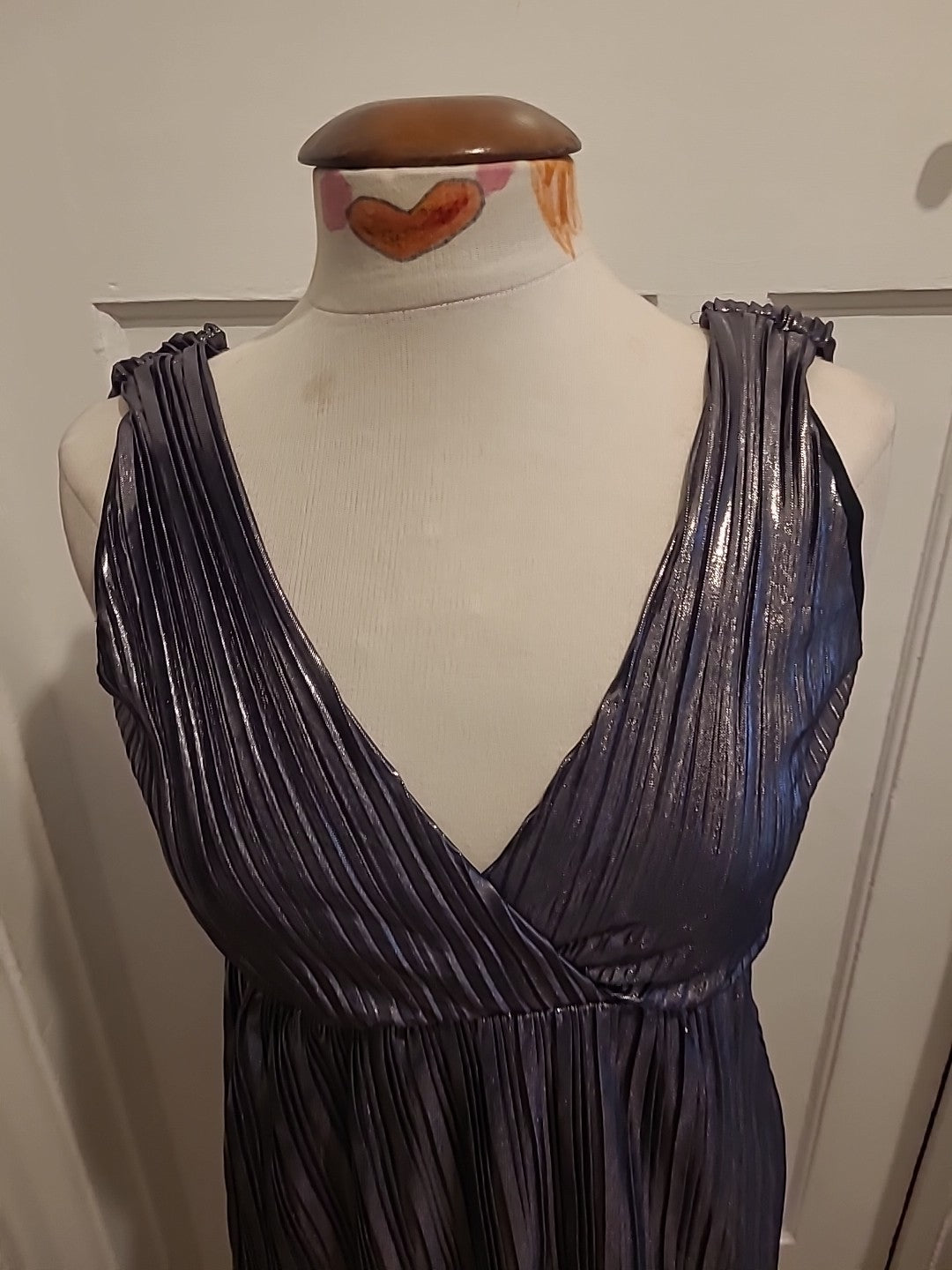 Ladies Oh My Love Size Medium Silver Crinkle Sleeveless Lined Blouse